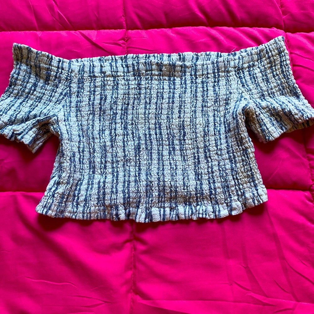Ruffled crop beach white with blue striped top! Worn only a few times pretty new